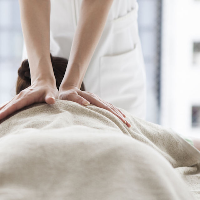 肩回りのマッサージ